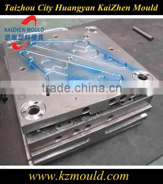 Plastic coat hanger mould