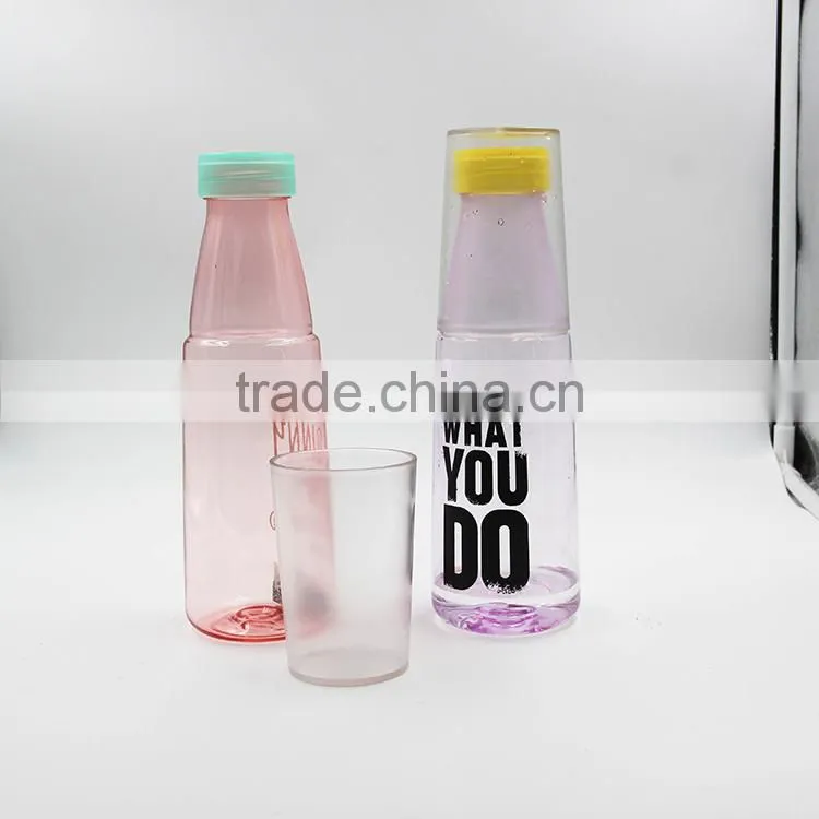 2017 Customized according to customer logoWith a cup of water plastic fruit bottle cup