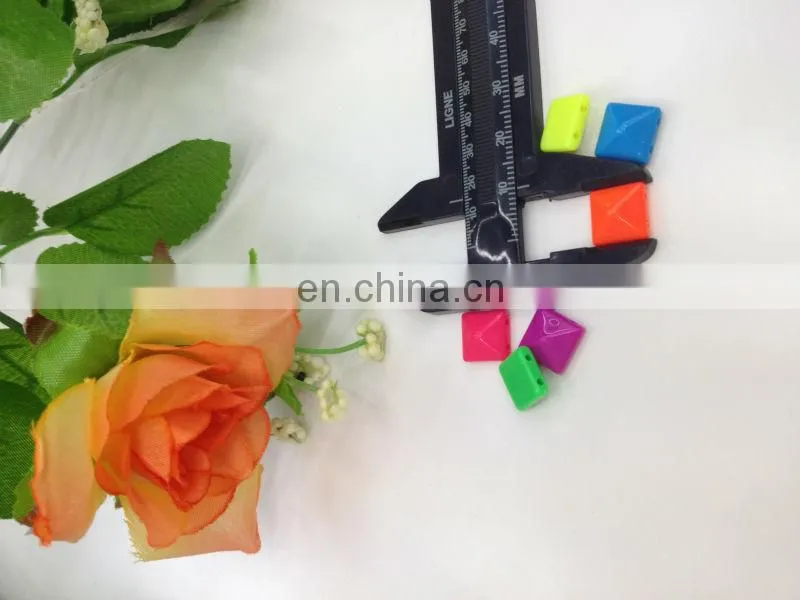 hot sell colorful plasic spike studs sew on or glue on clothing bags garment or shoes accessories