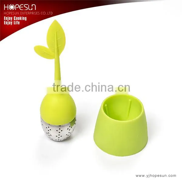 Leaf-shaped yellow silicone tea infuser