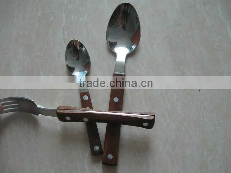 Wooden Handle spoon and fork cutlery set