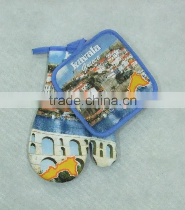 kitchen glove in sea side printing