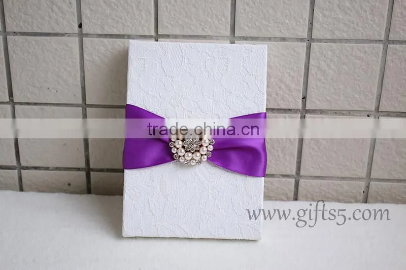 New Design Custom fashion New high quality wedding invitation silk boxes with brooch