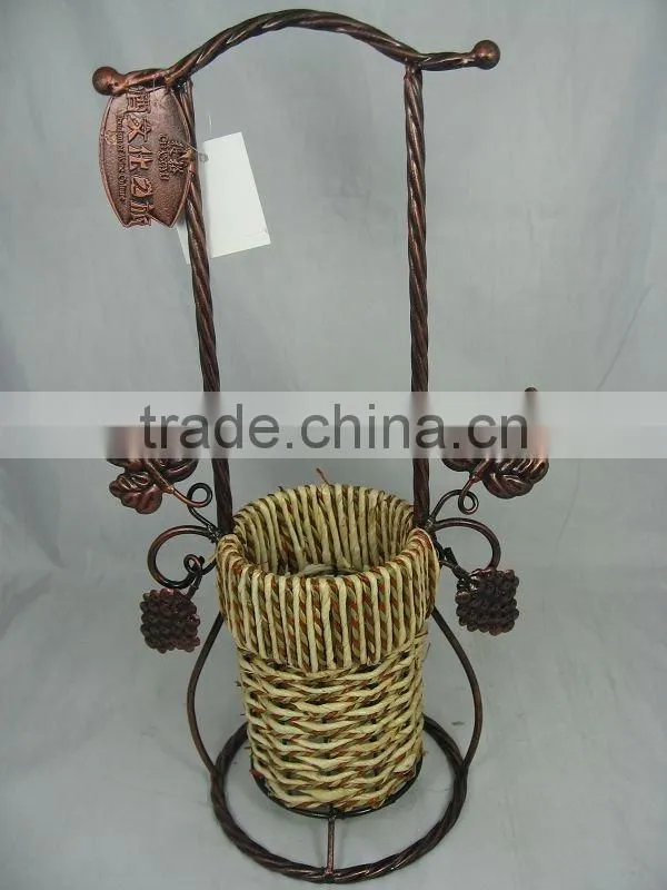 Metal wine display (J150)