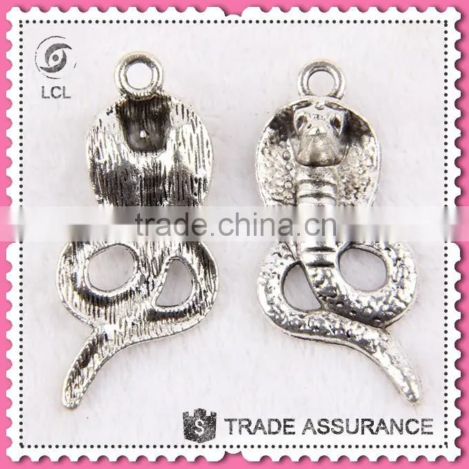 Vintage animal pendant owl shaped, for necklace imitate silver owl pendant