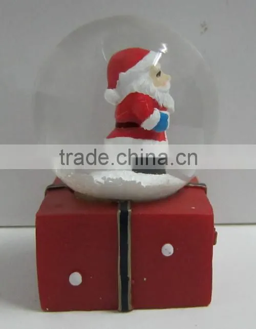 Small snow globe with resin base