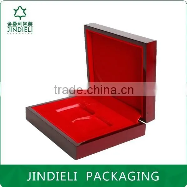 Luxury wooden lacquered jewelry gift box
