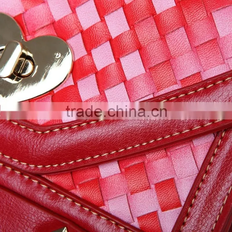 Latest design manufacturers ladies woven leather hand bags at low price