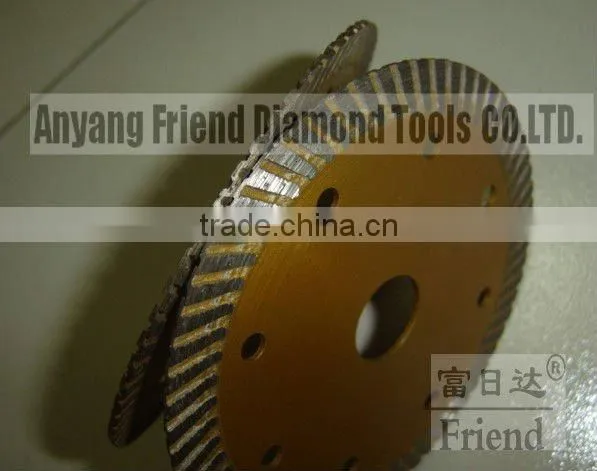 Turbo diamond saw blades for stone materials