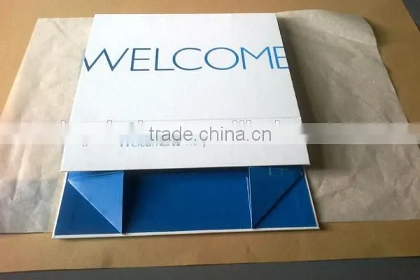 custom folding gift box