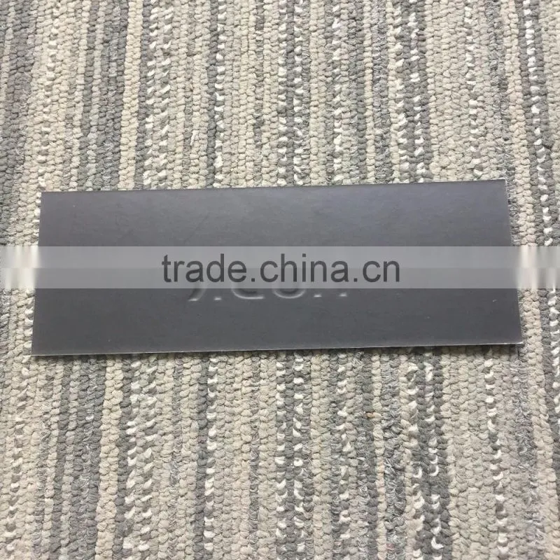 2017 Customized logo hot stamping paper hang tags with embossed technology