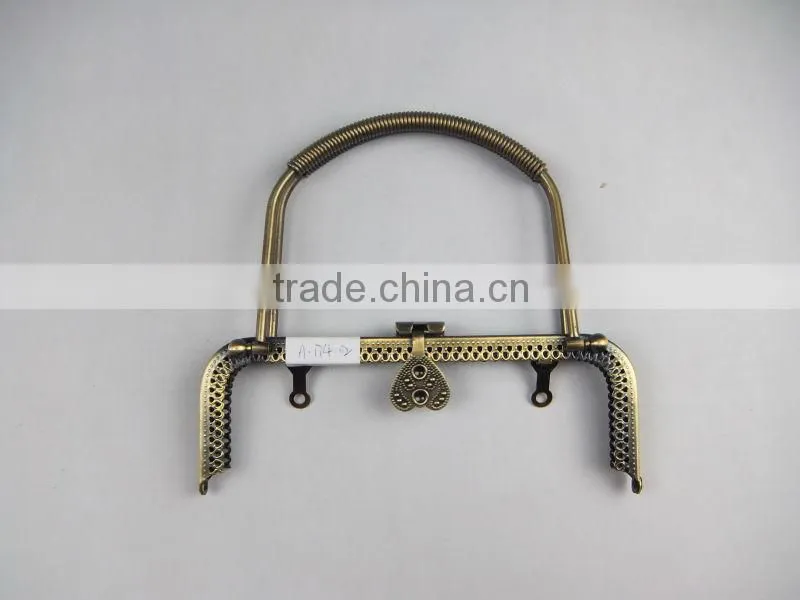 Factory price DIY antique brass kiss lock pinhole metal bag frame with handle&heart-shape clasp