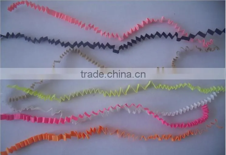 Basket Stuffering Crinkle Cut Zig Zag Paper Shredded, Raffia Paper Litter