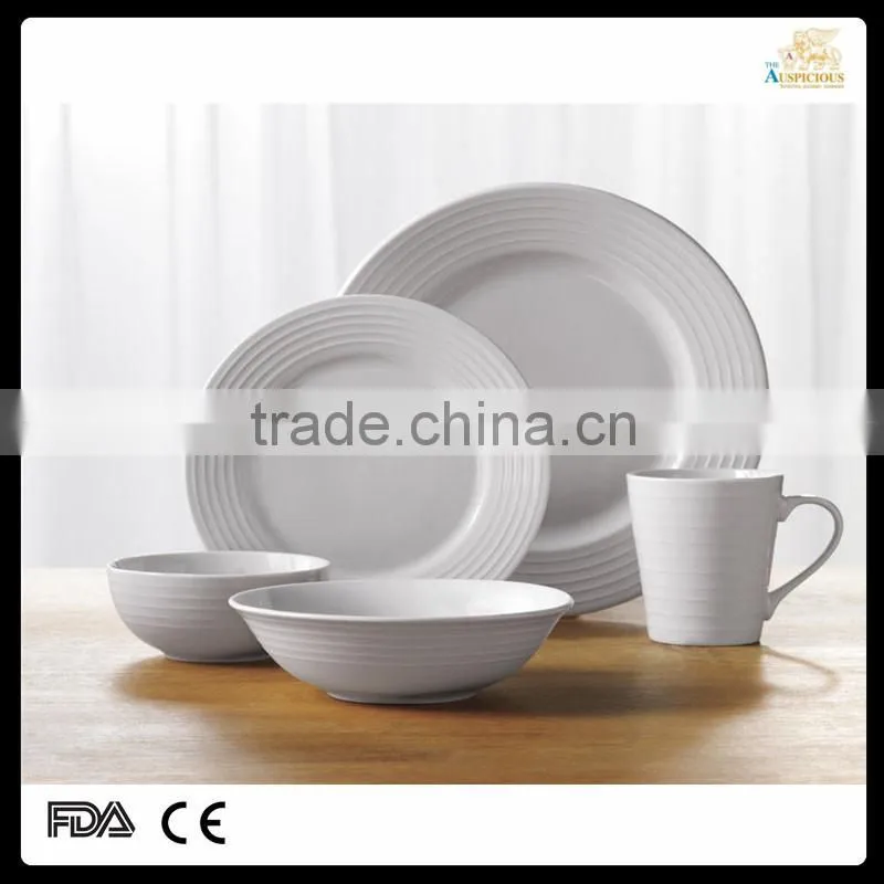 new bone china 20pcs embossed dinner set with new design