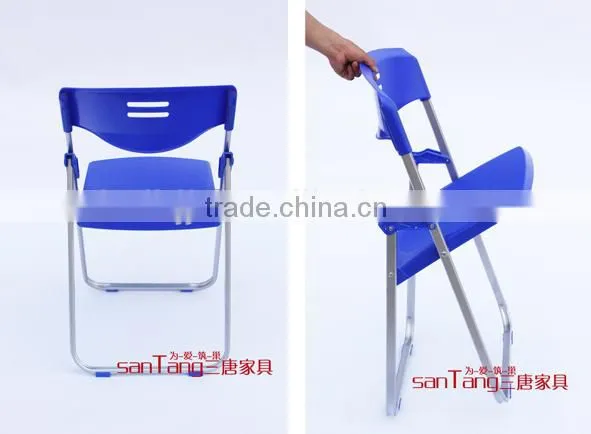 Plasticas sillas plegables universitarias para eventos (1074B)