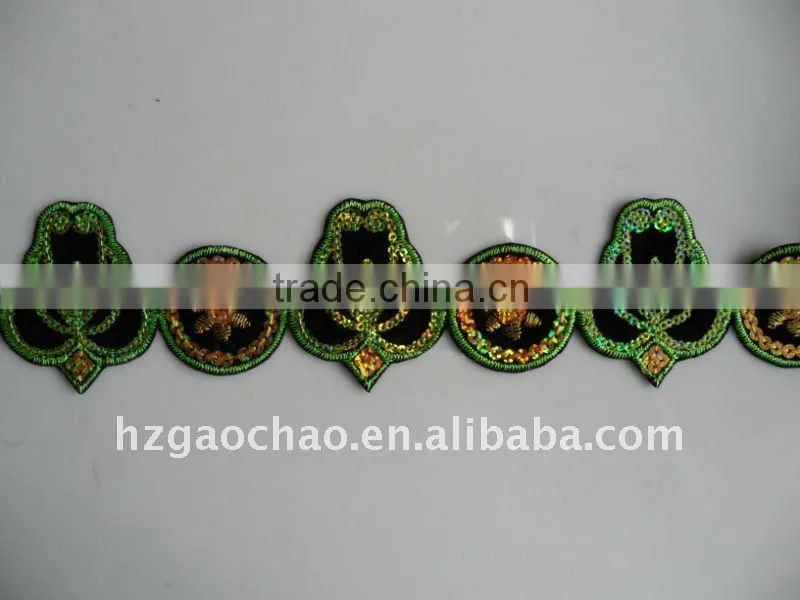 Bud Design hand trimming velvet embroidery lace with black adehesive