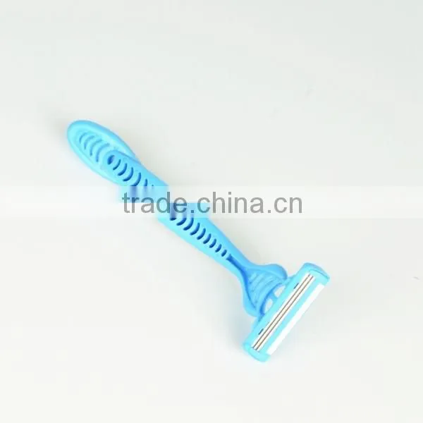 portable handle changeable triple blade disposable razor