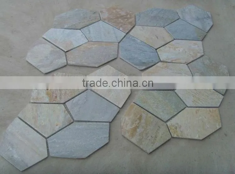 Decorative interlock concrete paving stone