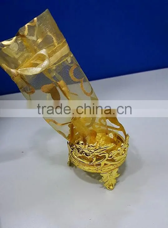 OEM and ODM round plastic candy packaging gift box for wedding