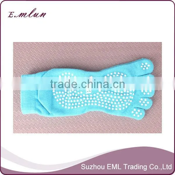 Non-slip antibacterial professional yoga five fingers socks