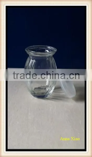4ounce glass pepper sauce with plastic caps