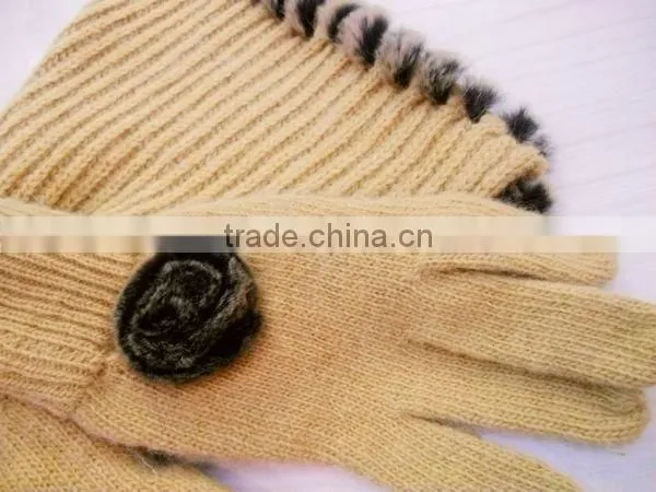 fashion acrylic knitted gloves scarf set with artificial fur