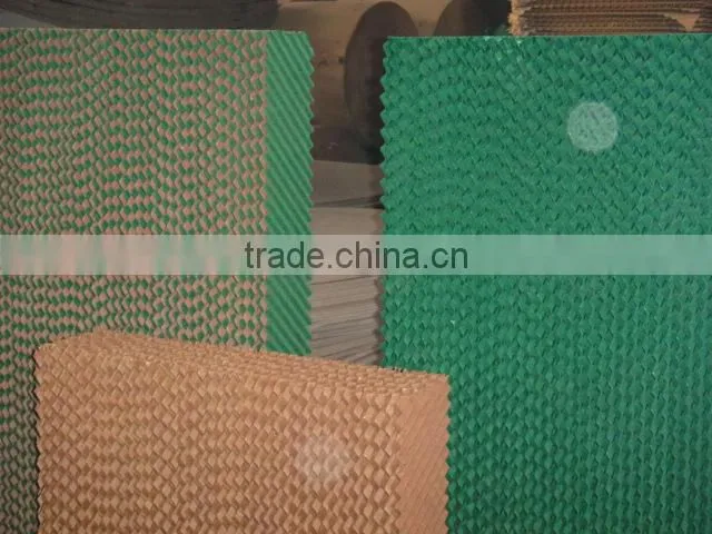 evaporative cooling pad cooling system for poultry farm