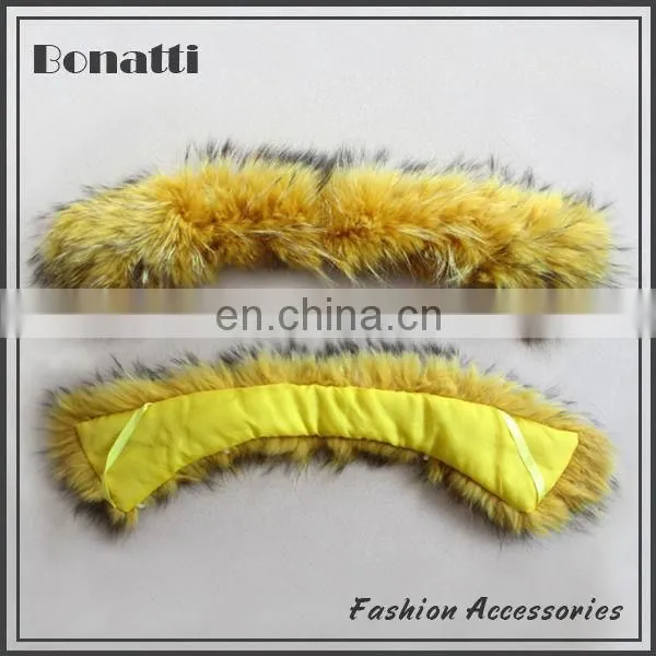 Raccoon dog fur collar