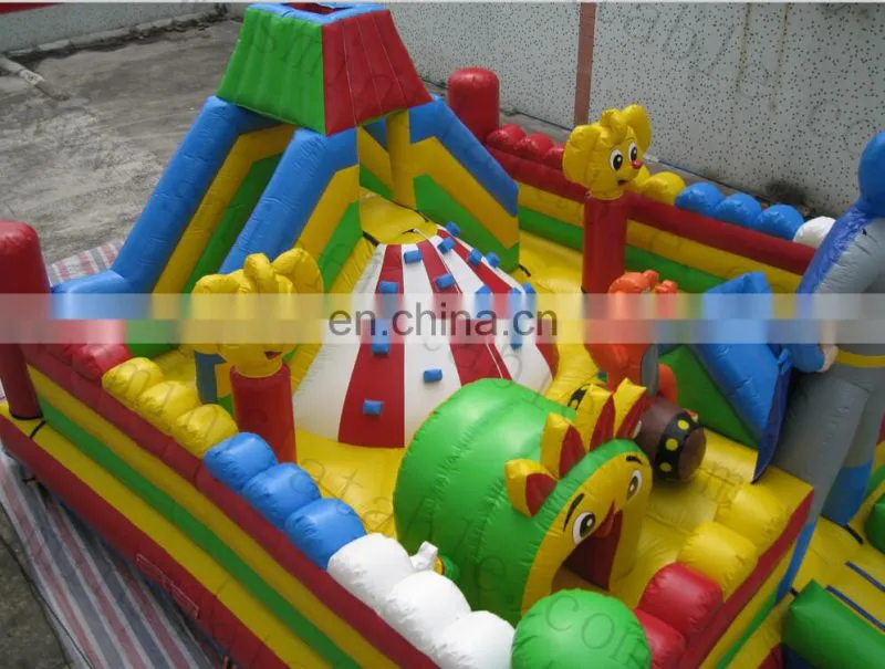 Super Attractive inflatable jumping amusement park/Children play inflatable jumping funcity bouncer