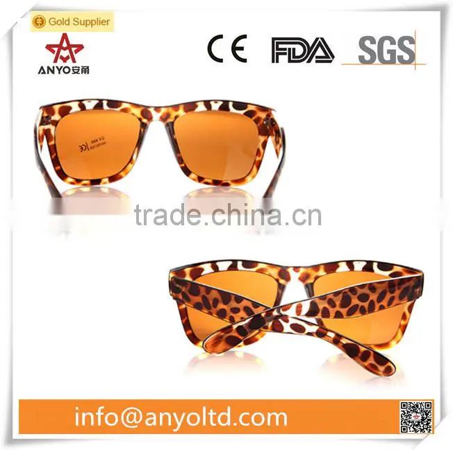 Plastic fashion sunglass