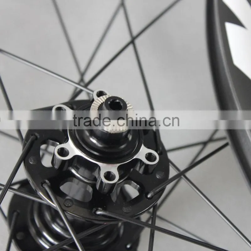 China carbon bike wheels clincher carbon wheels 28mm depth carbon wheels 28C-26ER