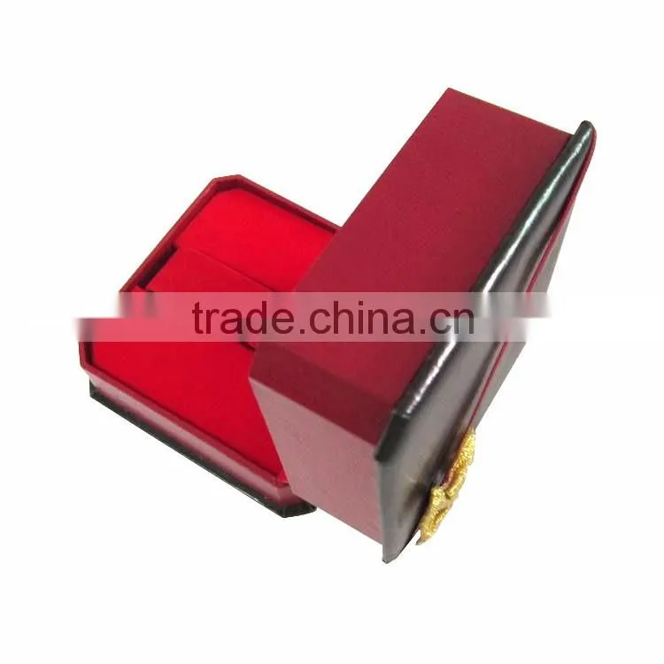 Customized Luxury Leather Watch Gift Case For Women.