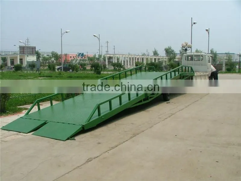 Solid tyres FOUR-WHEEL mobile hydraulic yard ramp