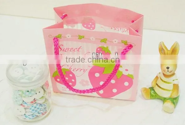 Yiwu wholesale printed handle paper bags for cookies