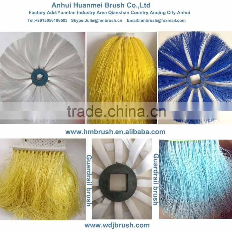 Electric guardrail brush for guardrail cleaning truck