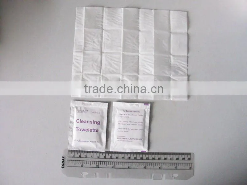 Cleansing towelette L 18