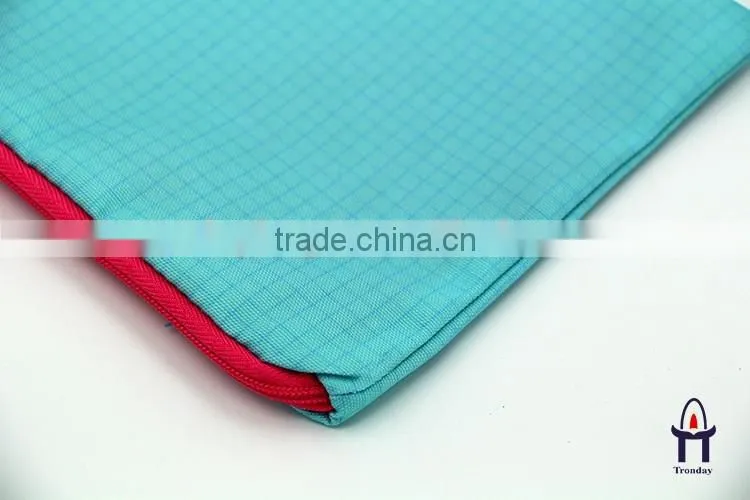 Customized printing polyester canvas cosmetic bags zipper closure makeup bags
