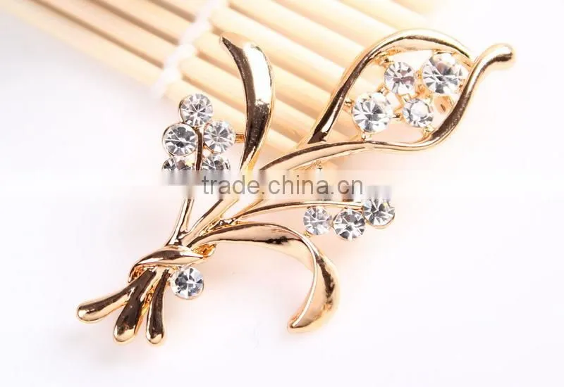 Fashion crystal butterfly brooch