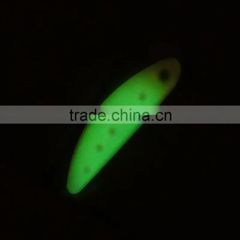 5pcs 8g / 7cm Luminous Minnow Fishing Hard Lures Crankbait Treble Hooks Set with Box