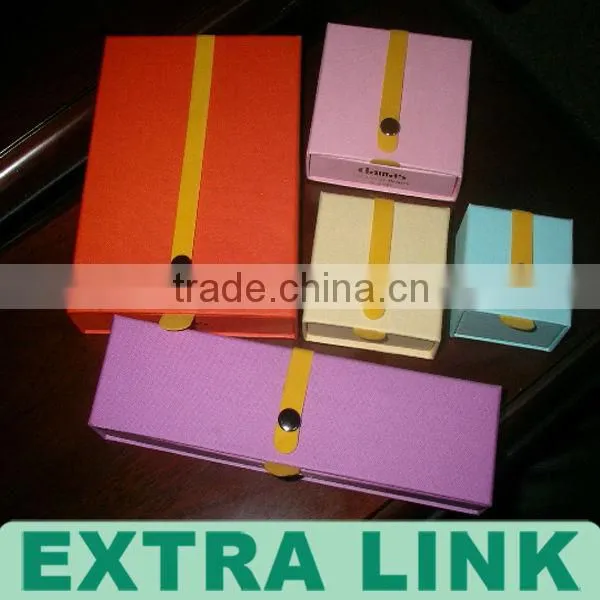 green packaging paper bag and packaging box with