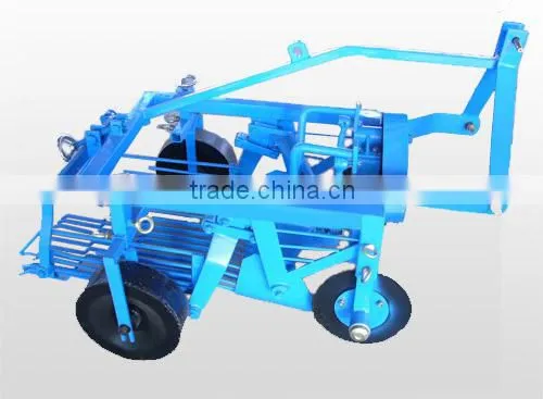 sell good price three point mounted single-row mini sweet potato harvester for tractor
