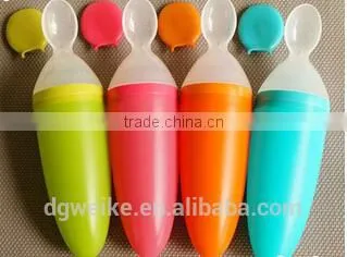 Silicone Extruding Assisted Food Feeder Weaning Spoon Feeding Bottle Spoon