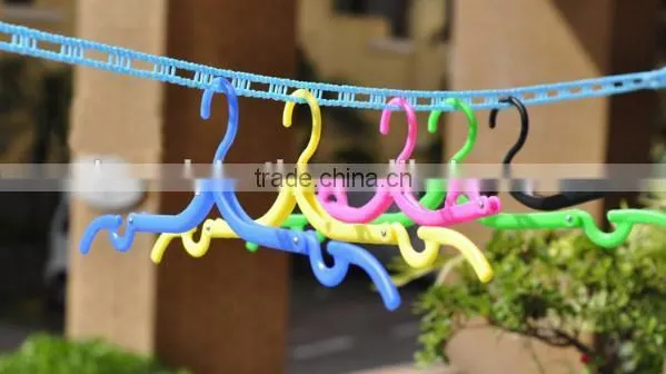 PH-111plastic Folding clothes hanger