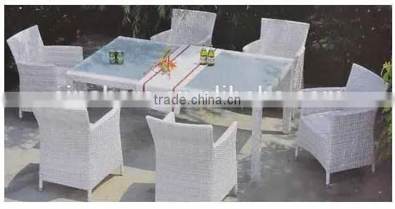 Modern apperance rattan garden tables and chairs dining set AE5037