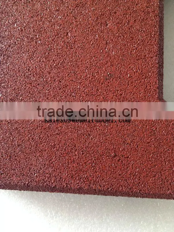 Recycled rubber patio paver for horse or driveway
