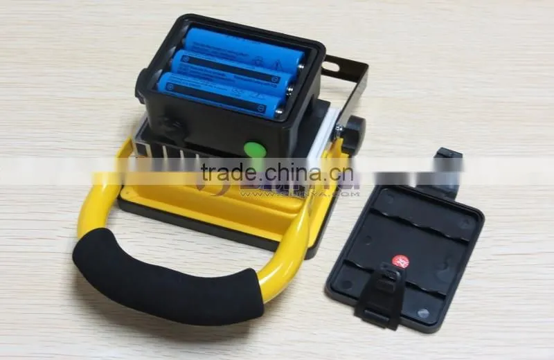 AC 90-240V 30W Die-casting Aluminum Rechargeable LED Flood Light Outdoor