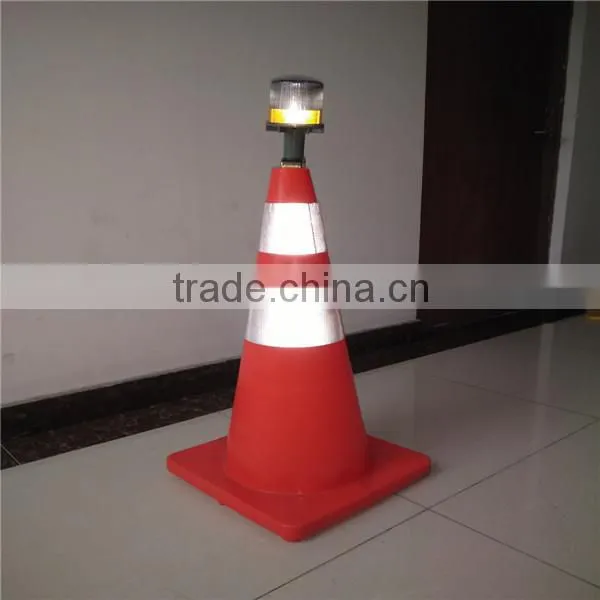Flexible spring type plastic warning sign bollards / PU delineator post