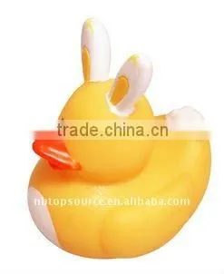 Football Design Vinyl Soft Duck Baby Bath Kids Toys for promotion