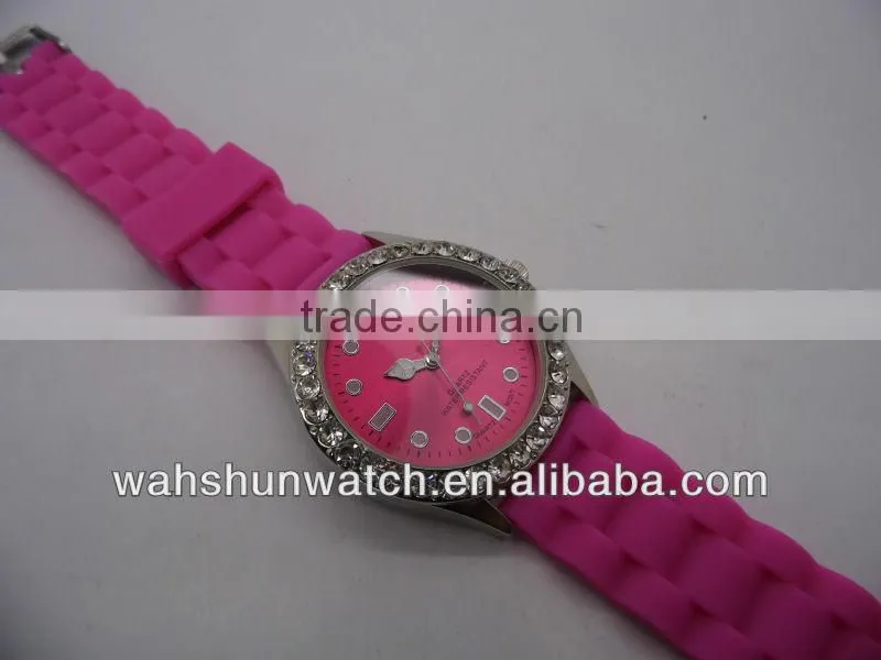 Vogue 2013 latest design sapphire women's wristband crystal watch