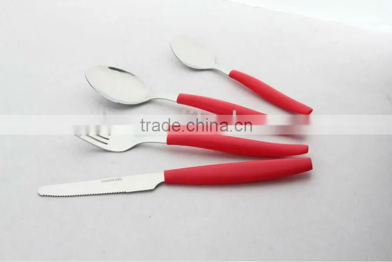 Comfortable stainless steel dinnerware with plastic handle